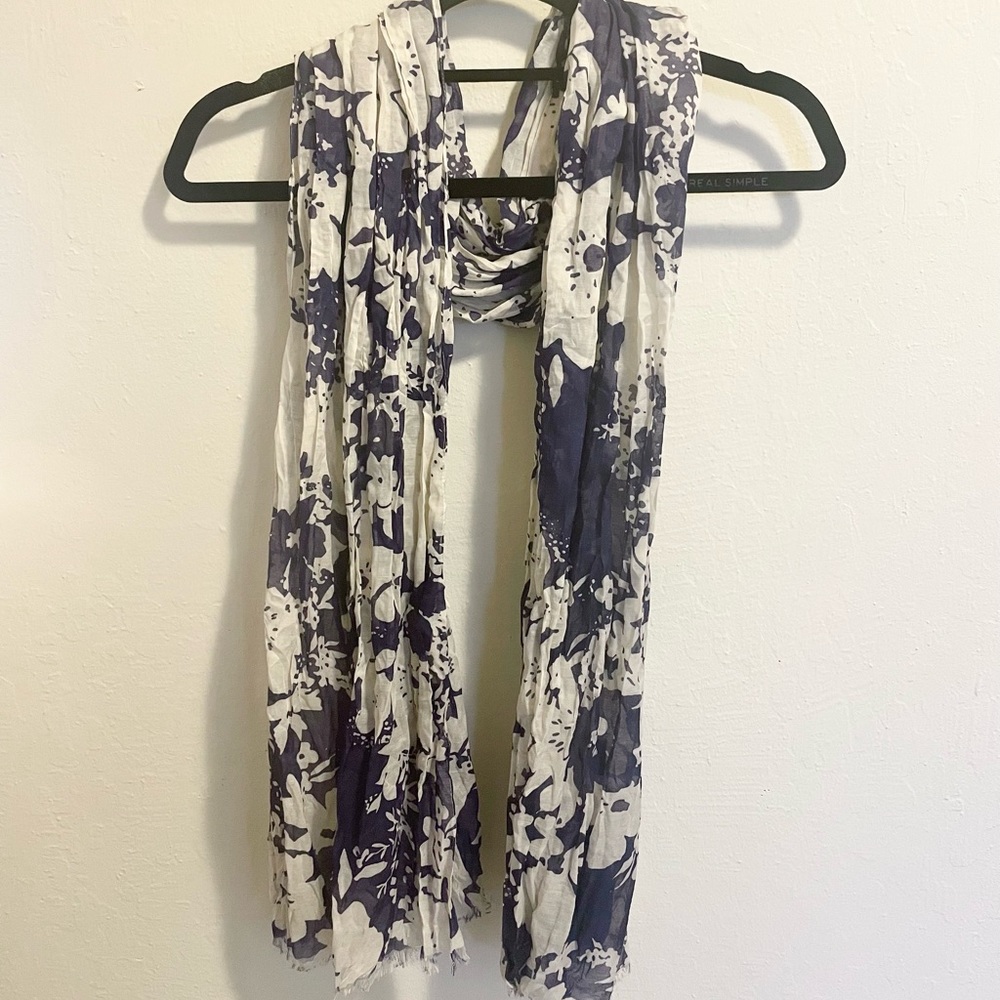 Banana Republic Lightweight Scarf